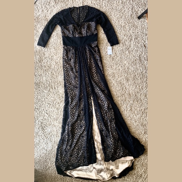 Mermaid black lace dress with train - Picture 1 of 7